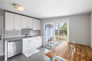466 36th Ave N, Saint Petersburg, FL 33704 - Photo 11
