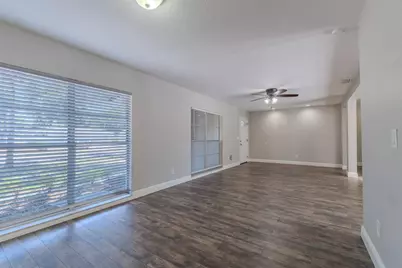 8018 W Pocahontas Avenue, Tampa, FL 33615 - Photo 7