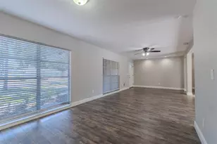 8018 W Pocahontas Ave, Tampa, FL 33615 - Photo 7