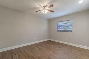 8018 W Pocahontas Ave, Tampa, FL 33615 - Photo 17