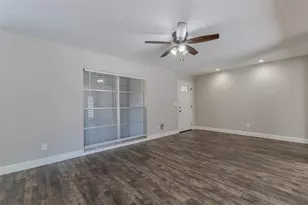 8018 W Pocahontas Ave, Tampa, FL 33615 - Photo 9