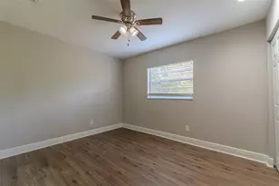 8018 W Pocahontas Ave, Tampa, FL 33615 - Photo 17