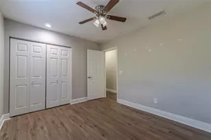 8018 W Pocahontas Ave, Tampa, FL 33615 - Photo 19