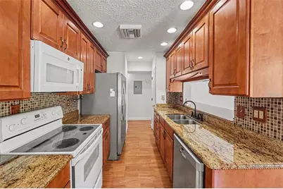 4105 38th Avenue S #75F, Saint Petersburg, FL 33711 - Photo 3