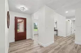 1015 Hastings Ct, Lutz, FL 33548 - Photo 9