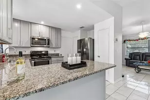 8425 St Giles Ct, Zephyrhills, FL 33541 - Photo 17