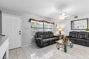 8425 St Giles Ct, Zephyrhills, FL 33541 - Photo 11