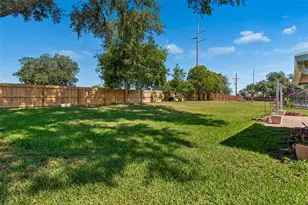 8425 St Giles Ct, Zephyrhills, FL 33541 - Photo 57