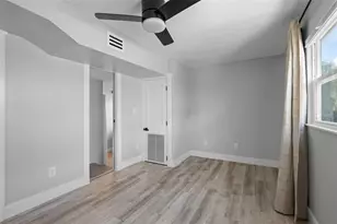 4851 W Gandy Blvd, Tampa, FL 33611 - Photo 17