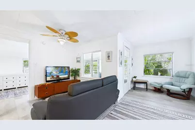 3025 56th Street S, Gulfport, FL 33707 - Photo 7