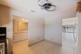 3717 46th Ave S, Saint Petersburg, FL 33711 - Photo 7