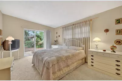 1509 W Country Club Drive, Tampa, FL 33612 - Photo 17