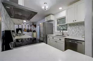 1472 Queen Anne Dr, Palm Harbor, FL 34684 - Photo 9