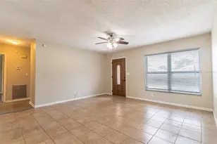 614 E Wheeler Rd, Seffner, FL 33584 - Photo 5