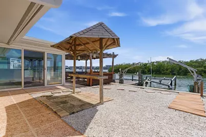 1421 Sea Gull Drive S, Saint Petersburg, FL 33707 - Photo 17