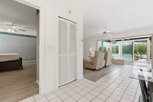 1421 Sea Gull Dr S, Saint Petersburg, FL 33707 - Photo 29