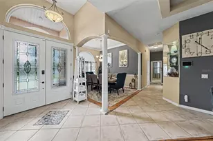 2305 Valrico Forest Dr, Valrico, FL 33594 - Photo 3