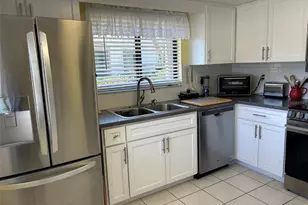 2572 Laurelwood Dr, Clearwater, FL 33763 - Photo 5
