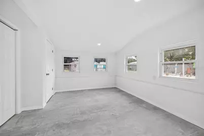 5801 Magnolia Street N, Saint Petersburg, FL 33703 - Photo 17