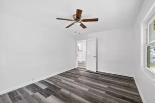 5801 Magnolia St N, Saint Petersburg, FL 33703 - Photo 11