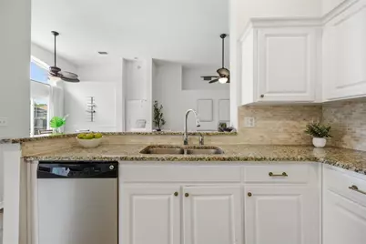 12327 Glenfield Avenue, Tampa, FL 33626 - Photo 11