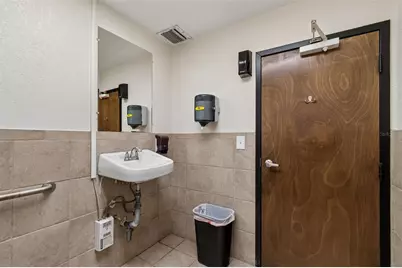 4901 E Busch Boulevard, Tampa, FL 33617 - Photo 17