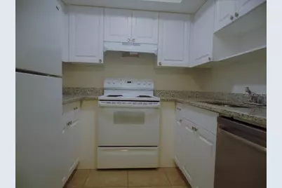 1240 70th Street N #7, Saint Petersburg, FL 33710 - Photo 5