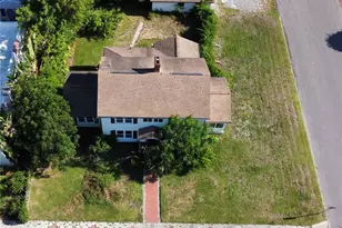 255 19th Ave NE, Saint Petersburg, FL 33704 - Photo 1