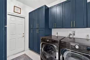 1298 Seville Ln NE, Saint Petersburg, FL 33704 - Photo 23