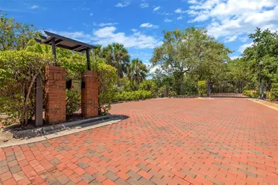 2852 Bayshore Trails Dr, Tampa, FL 33611 - Photo 41