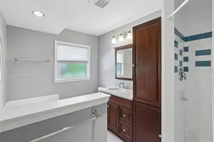 6827 Tequesta Dr, Seminole, FL 33777 - Photo 27
