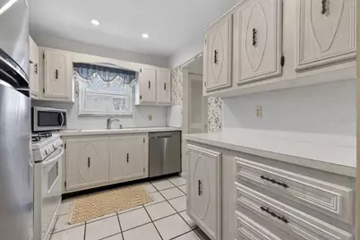 5357 81st Street N #12, Saint Petersburg, FL 33709 - Photo 3