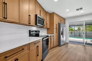 1043 Ridge View Ln, Palm Harbor, FL 34683 - Photo 13