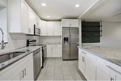 727 N Himes Avenue, Tampa, FL 33609 - Photo 17