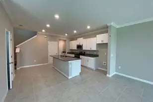 31993 Blue Passing, Wesley Chapel, FL 33545 - Photo 3