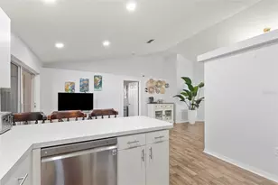 38912 Carr Dr, Zephyrhills, FL 33540 - Photo 23