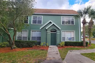 10562 Windsor Lake Ct, Tampa, FL 33626 - Photo 1