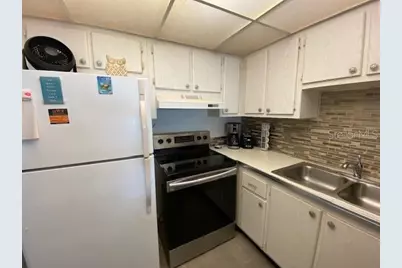 4575 Cove Cir #505, Saint Petersburg, FL 33708 - Photo 9