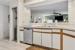 3237 Montrose Cir, Palm Harbor, FL 34684 - Photo 9