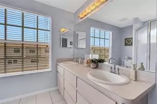 8198 Eagles Park Dr, Saint Petersburg, FL 33709 - Photo 35
