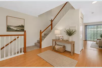 8198 Eagles Park Dr, Saint Petersburg, FL 33709 - Photo 5