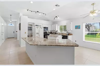 2468 Hidden Pines Lane, Clearwater, FL 33761 - Photo 7
