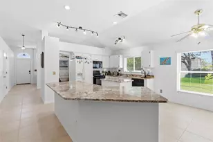 2468 Hidden Pines Ln, Clearwater, FL 33761 - Photo 7