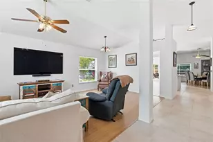 2468 Hidden Pines Ln, Clearwater, FL 33761 - Photo 3