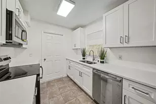 6717 Mornay Cir, Tampa, FL 33615 - Photo 13