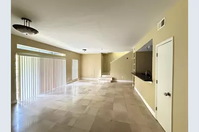 13212 Arbor Isle Drive #201, Tampa, FL 33637 - Photo 3