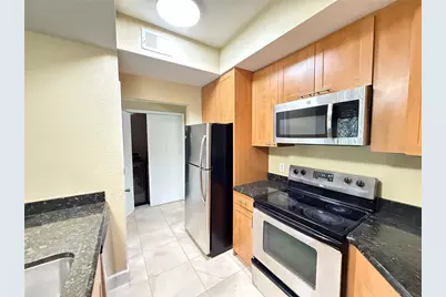 13212 Arbor Isle Drive #201, Tampa, FL 33637 - Photo 7