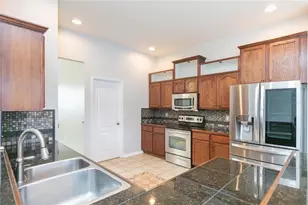 5315 Spectacular Bid Dr, Wesley Chapel, FL 33544 - Photo 5