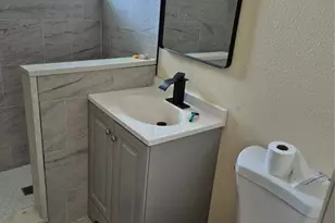 5680 28th St N, Saint Petersburg, FL 33714 - Photo 5