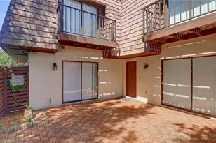 15206 W Pond Woods Dr, Tampa, FL 33618 - Photo 9